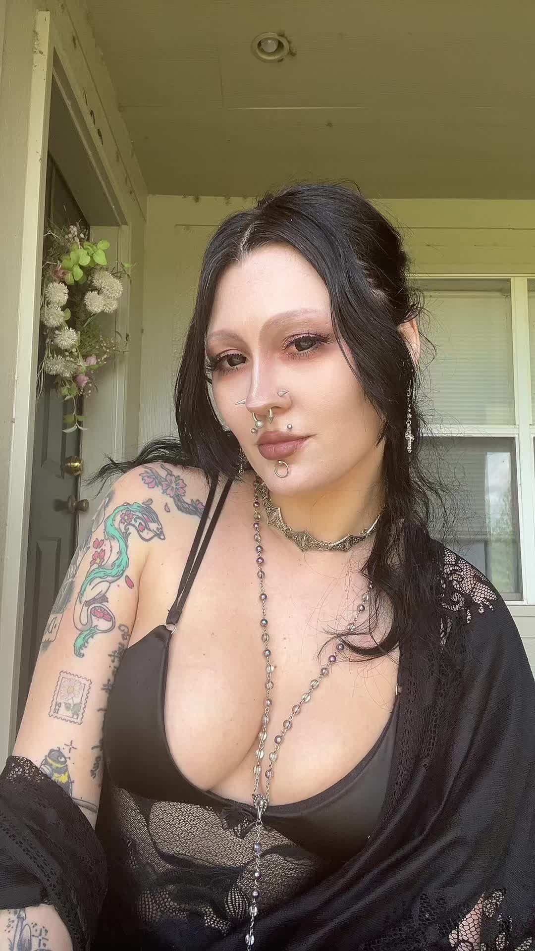 @HonneBeeCos