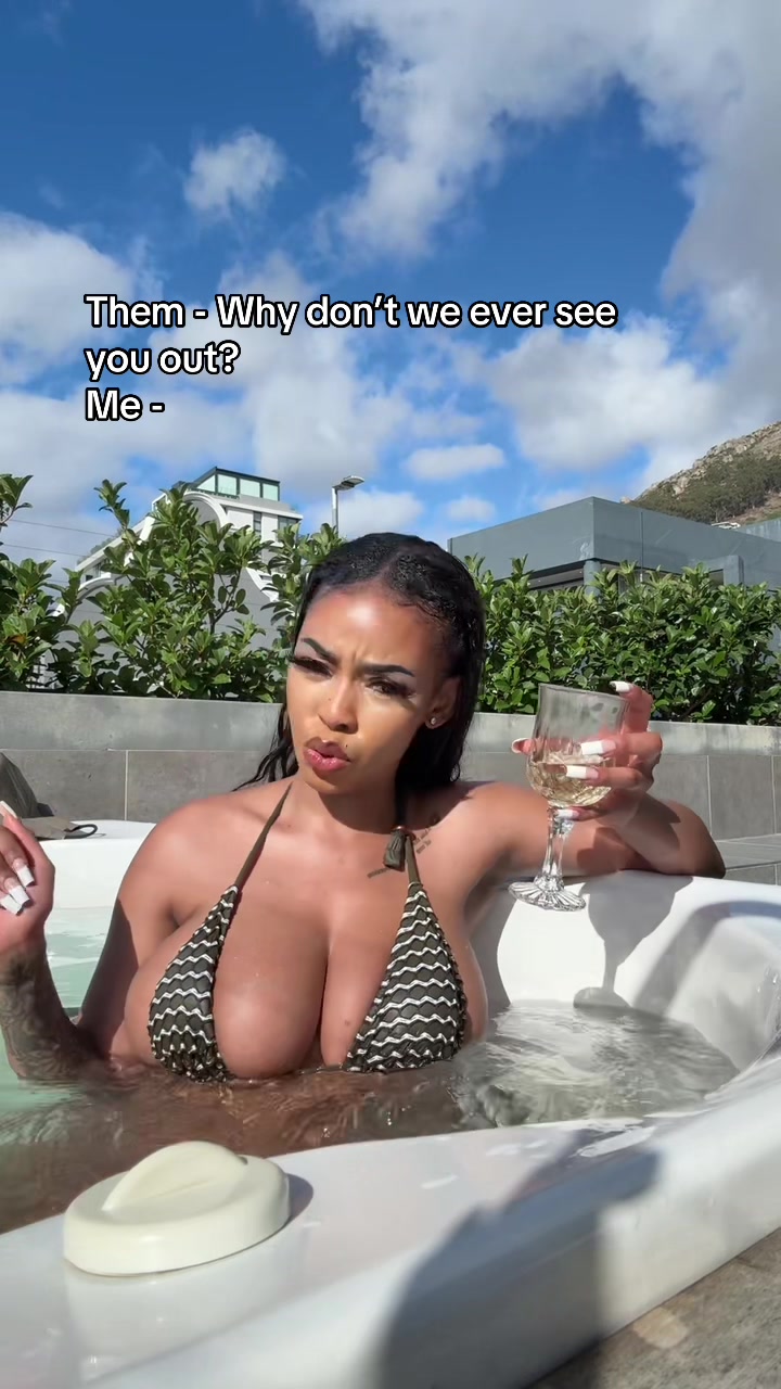 @Juicypandoraa