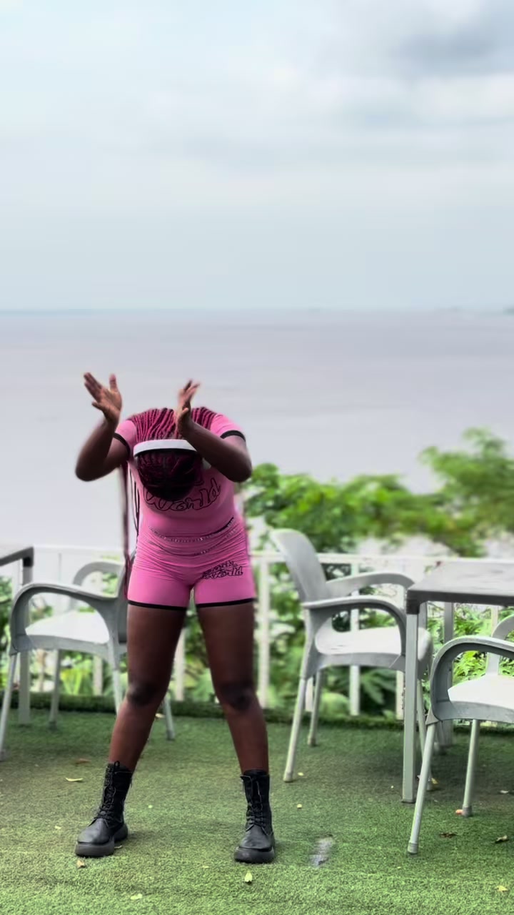 @joliegamine🇨🇬