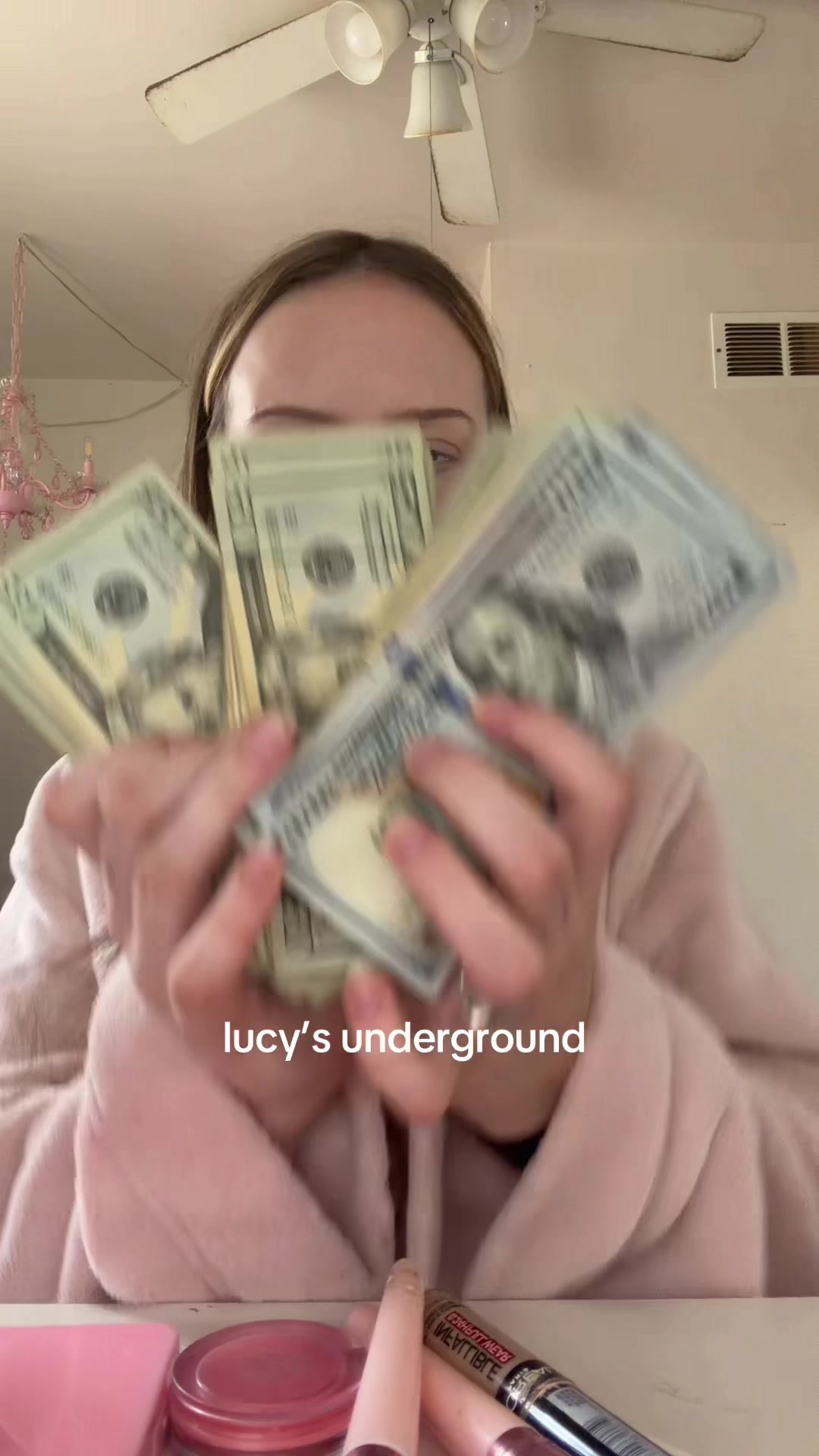 @HoneyTV