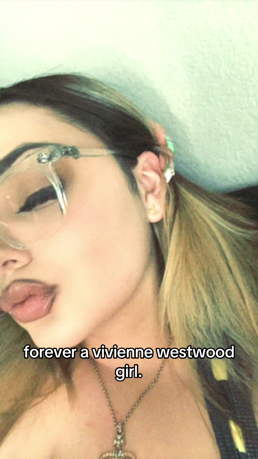 @chichi 𖣂