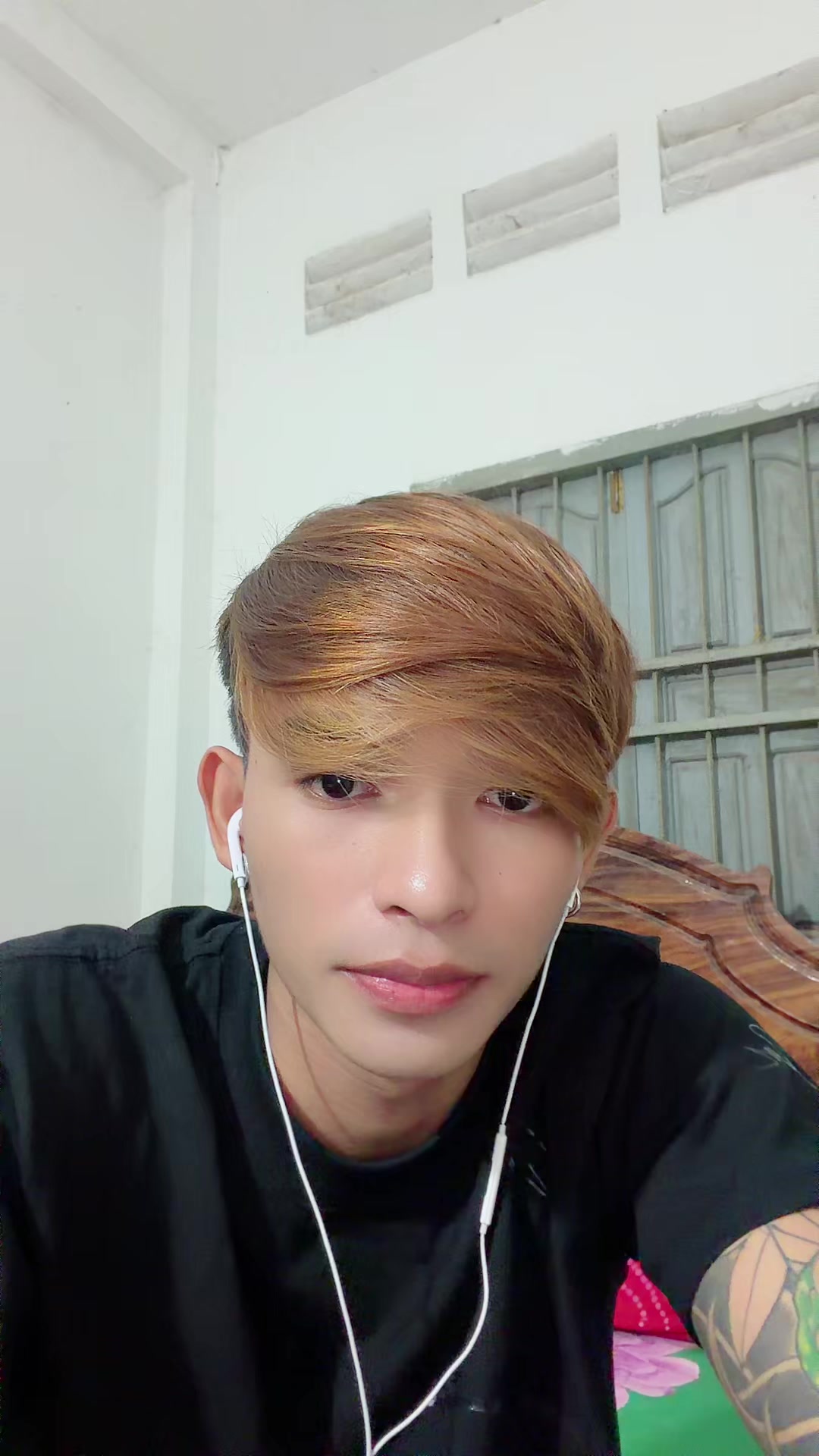 @Vyyy