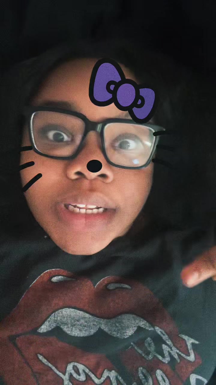 @Itz TT😒🩷🖤🤏🏽
