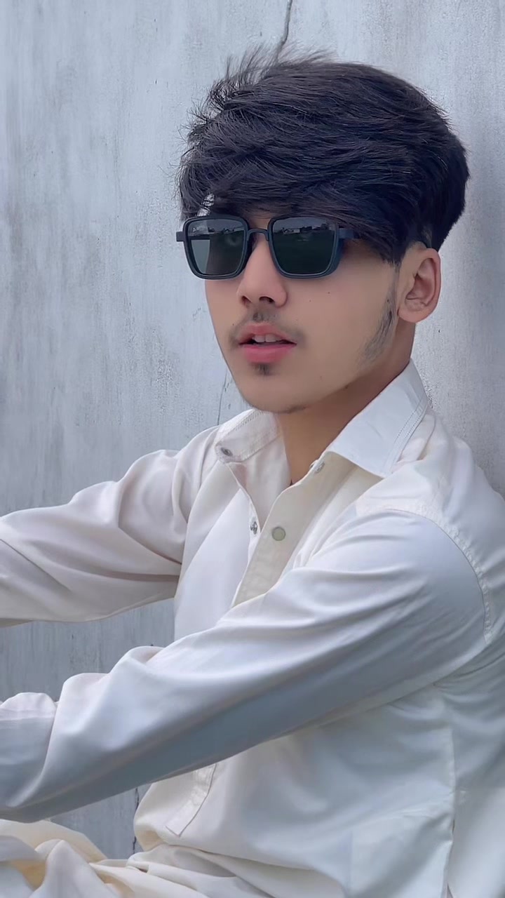 @𝑹𝑨𝒁𝒊𝒊𝒊  🤭