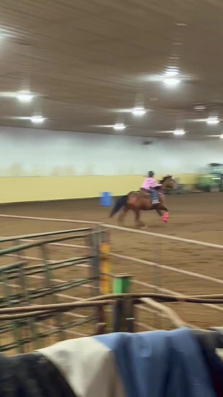 @Heinrich🐴👧👧