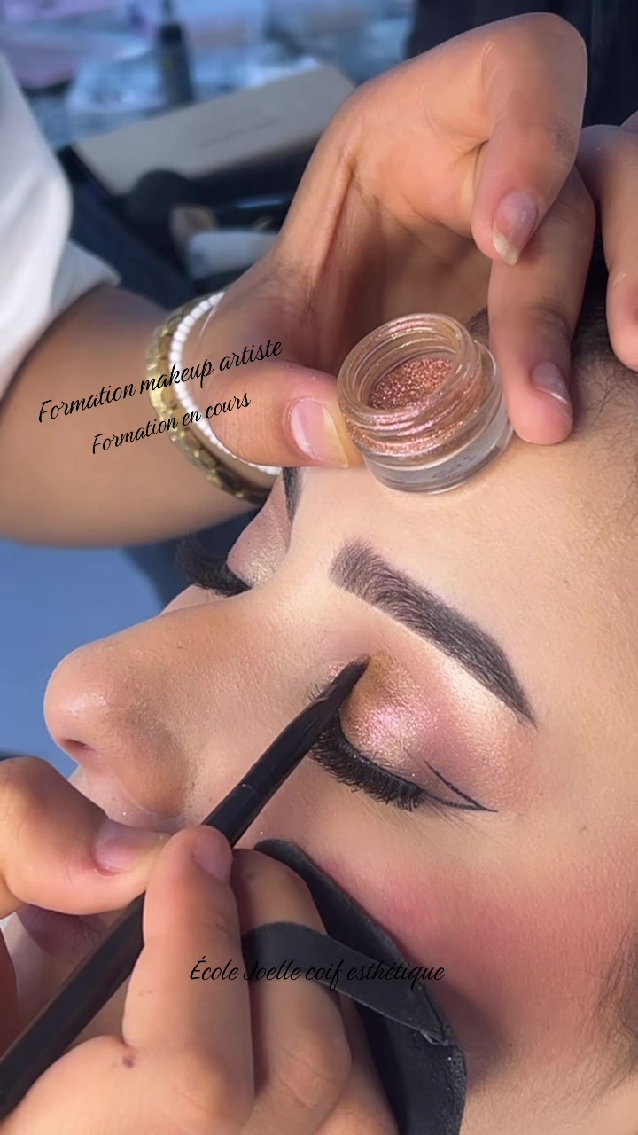 @Meriem_Chihab makeup artiste
