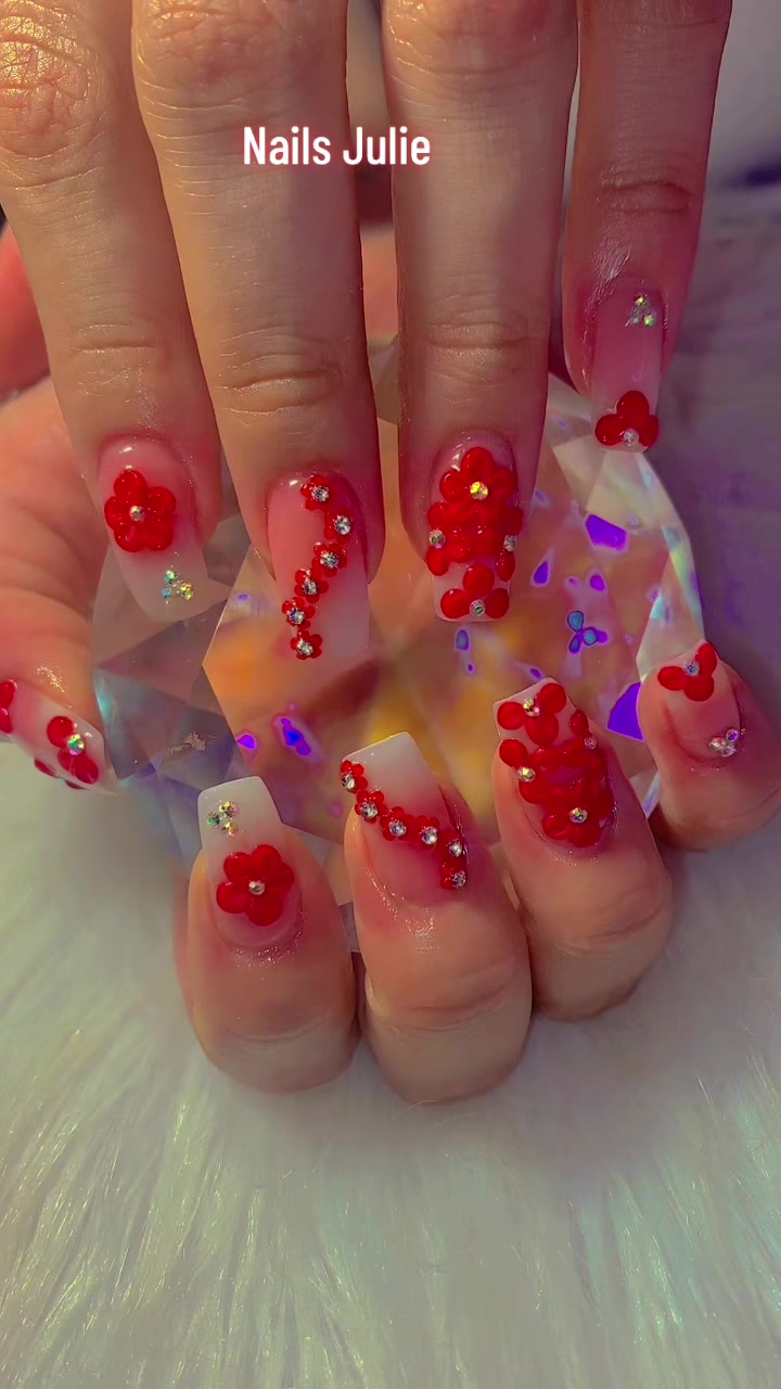 @NAILS JULIE
