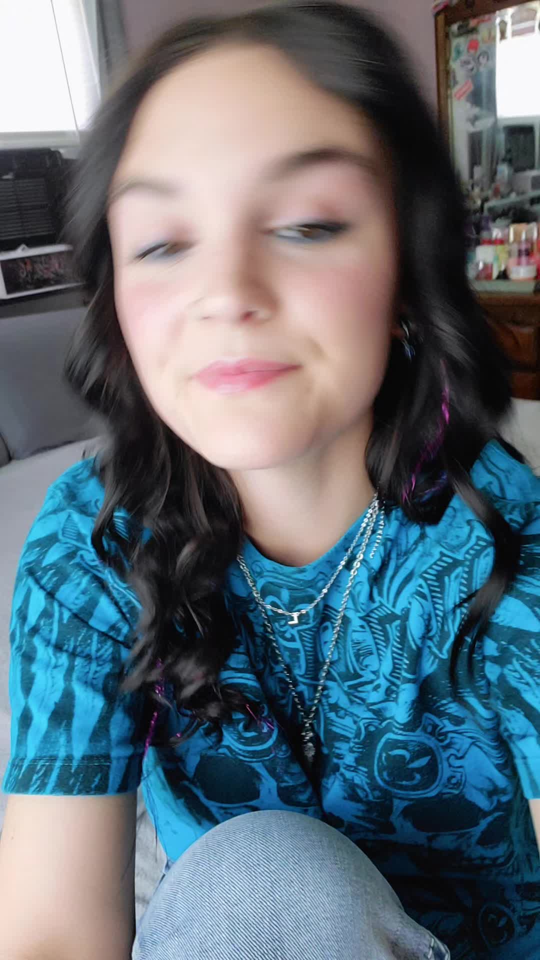 @Holly🦋🤟