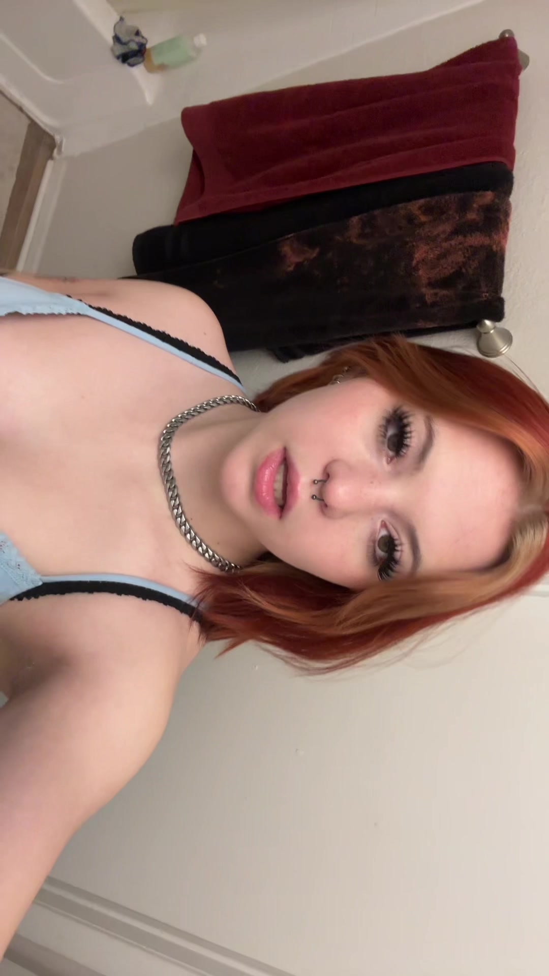 @:3