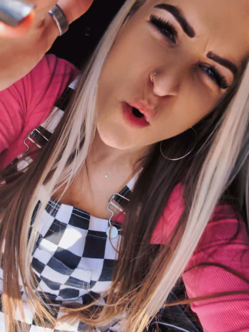 @Cₐₗₗmₑyₒᵤr𝓥𝓪𝓵𝓮𝓷𝓽𝓲𝓷𝓮🖤