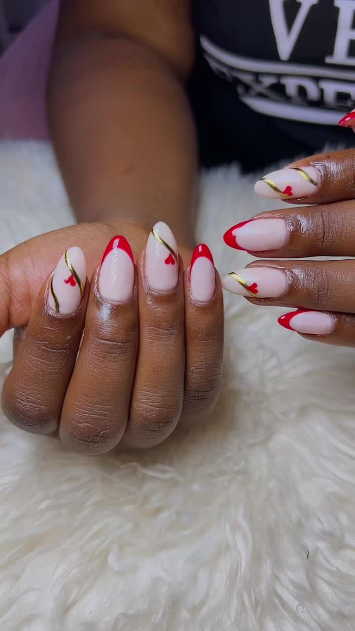 @Essie&rsquo;s glow hub