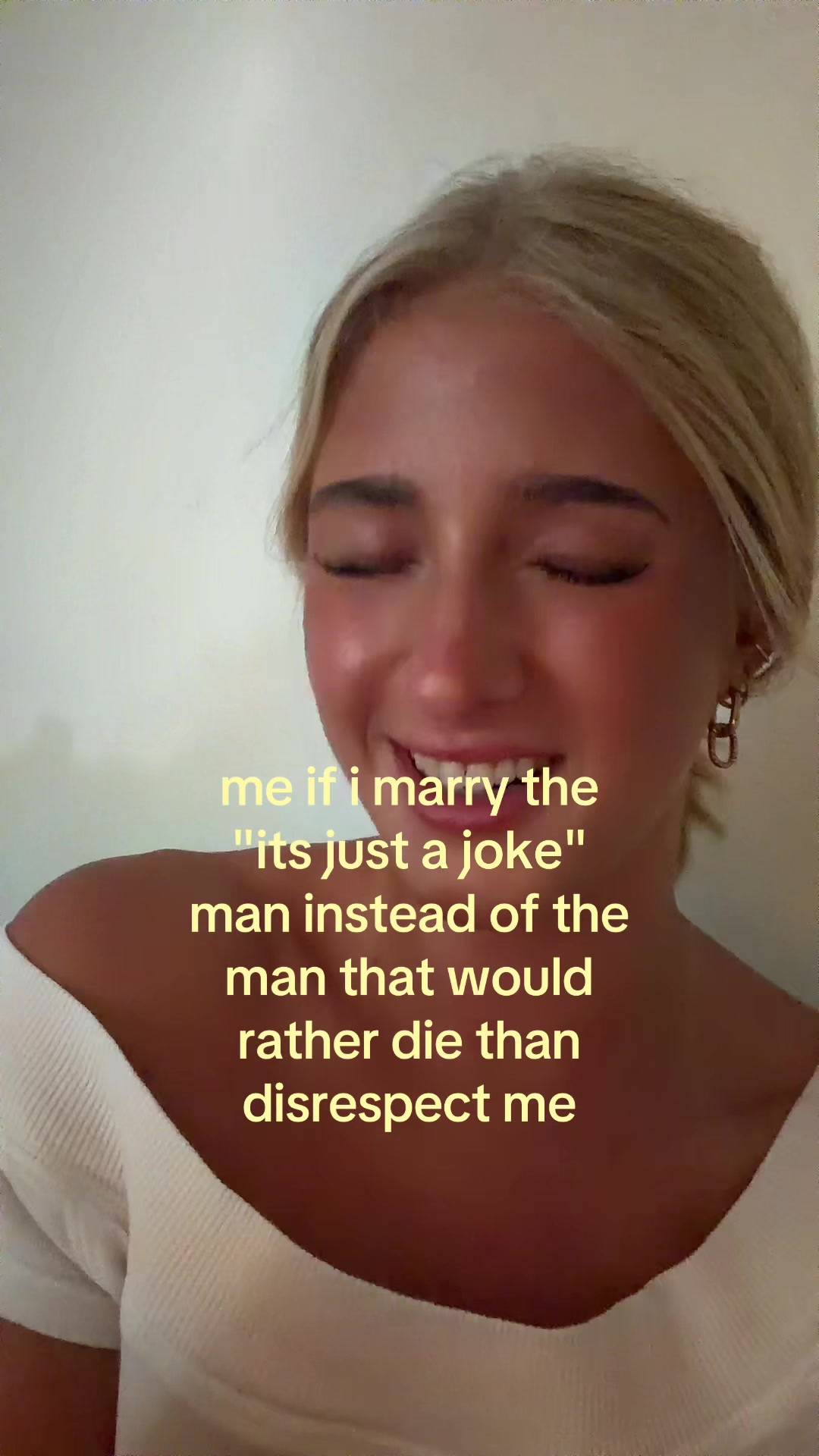 @theelliebarker