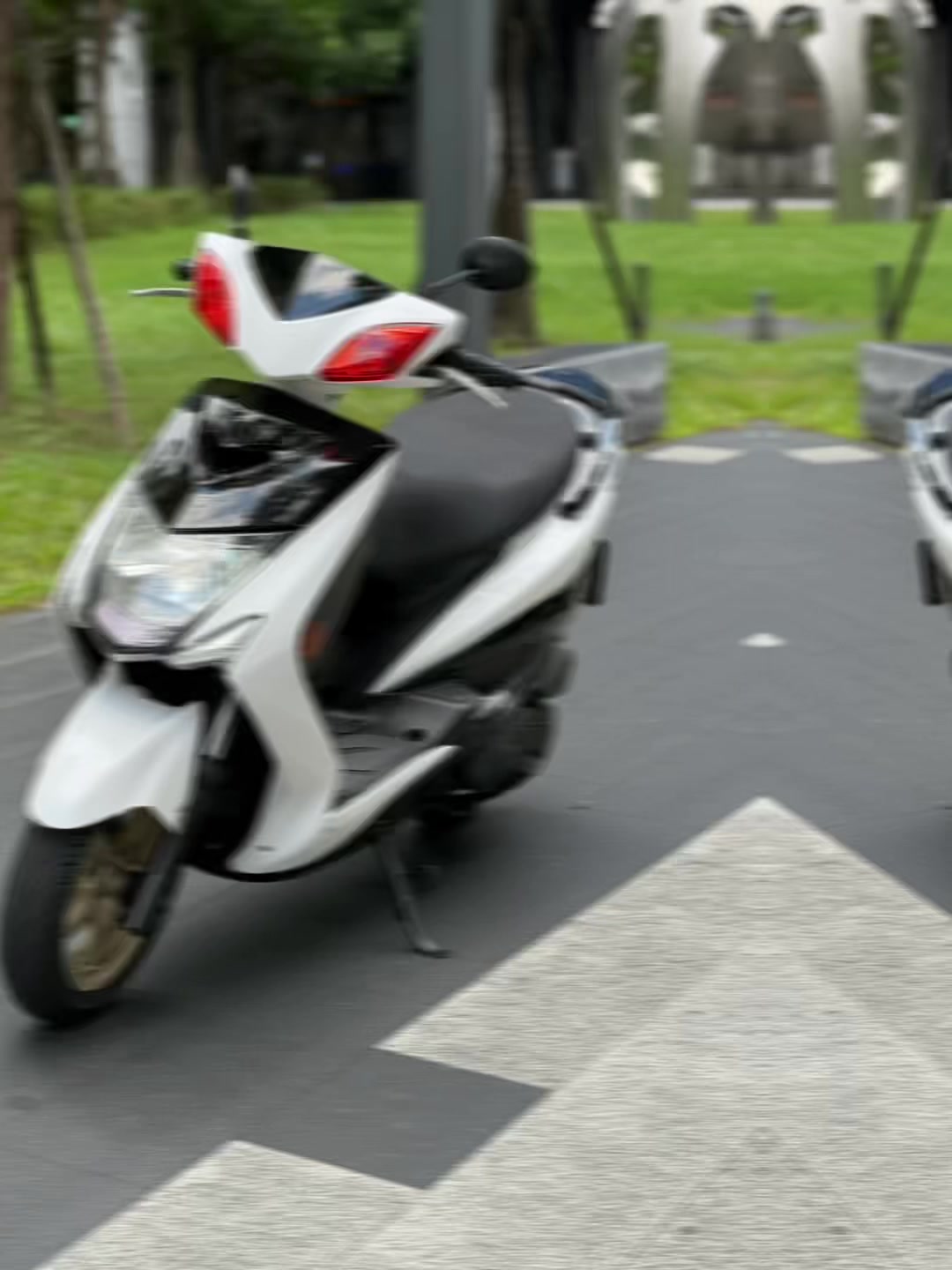 @金撥撥車業 二手 中古機車買賣 精品改裝車