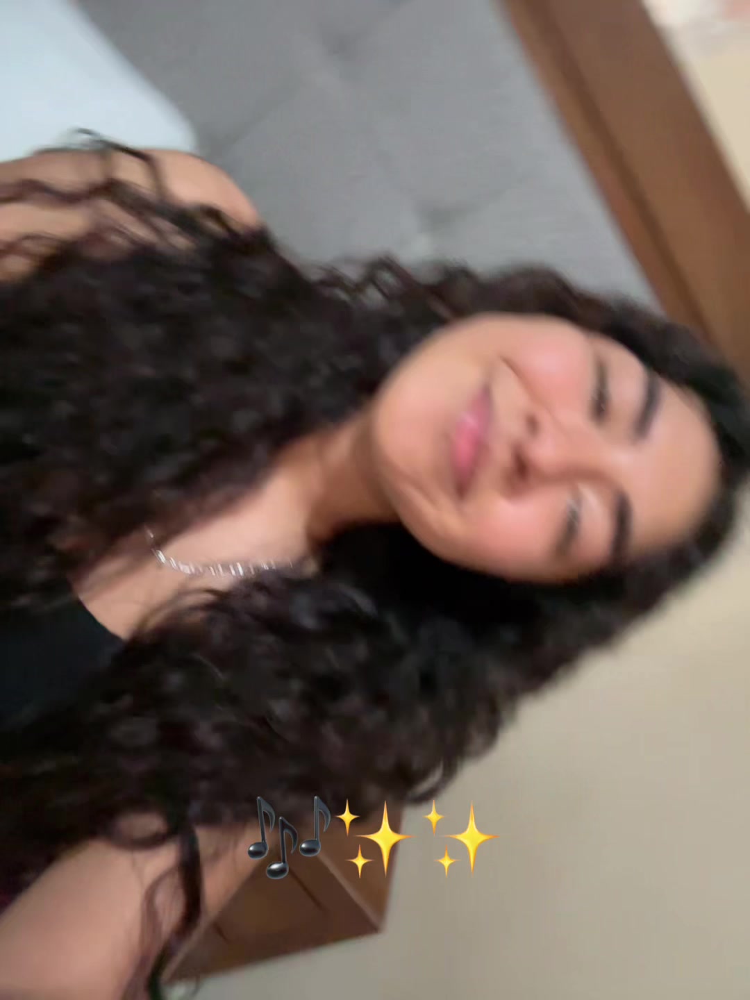 @ツ