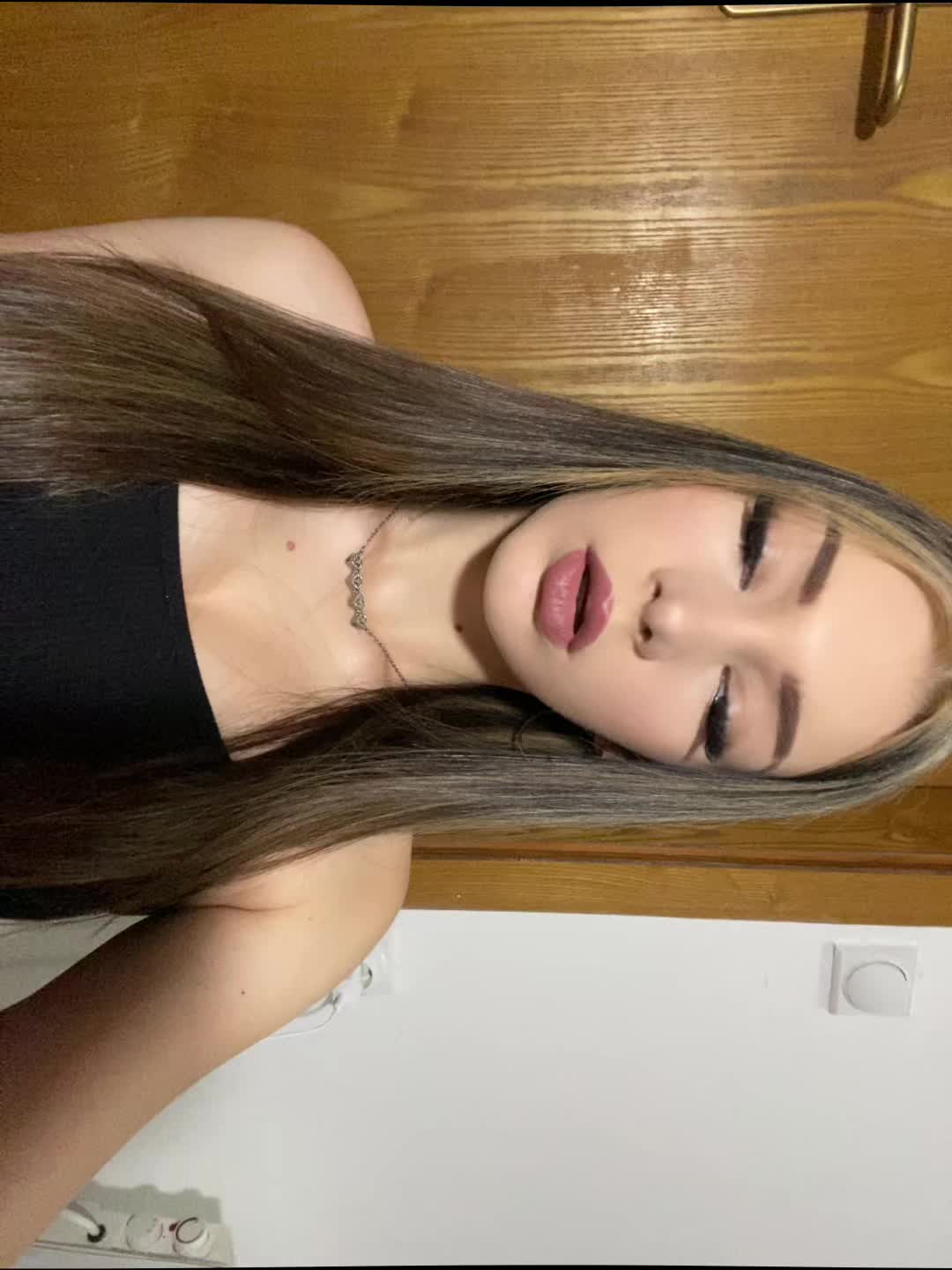 @Николина