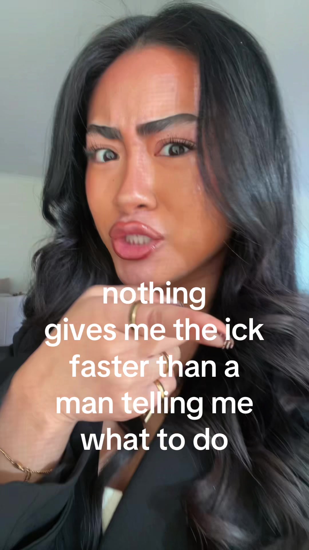 @TH💋NIA