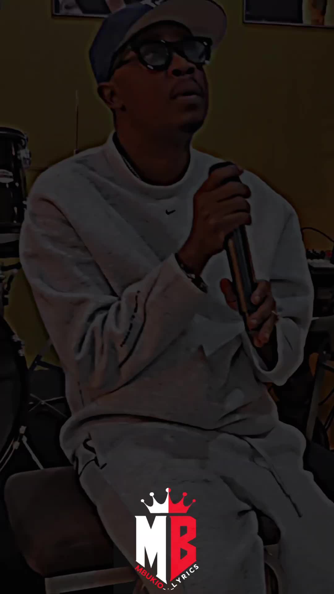 @𝗠𝗯𝘂𝗸𝗶𝗼_𝗟𝘆𝗿𝗰𝘀🫅