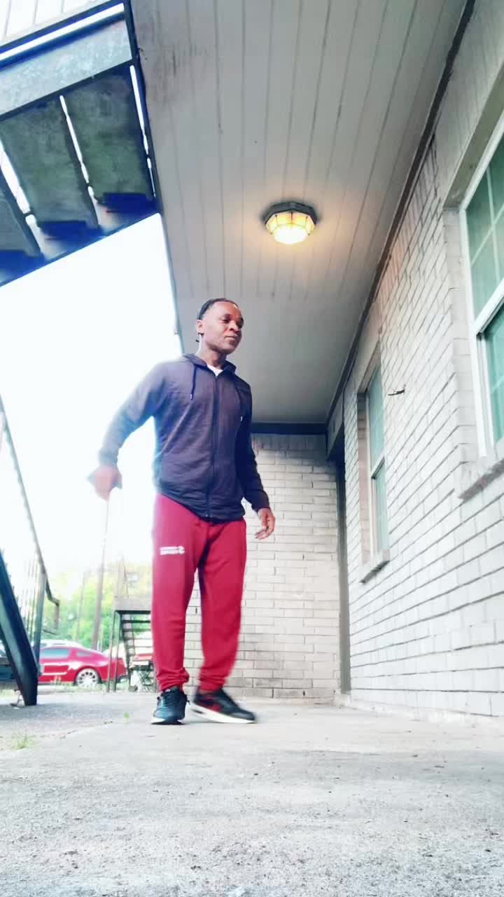 @famousray1