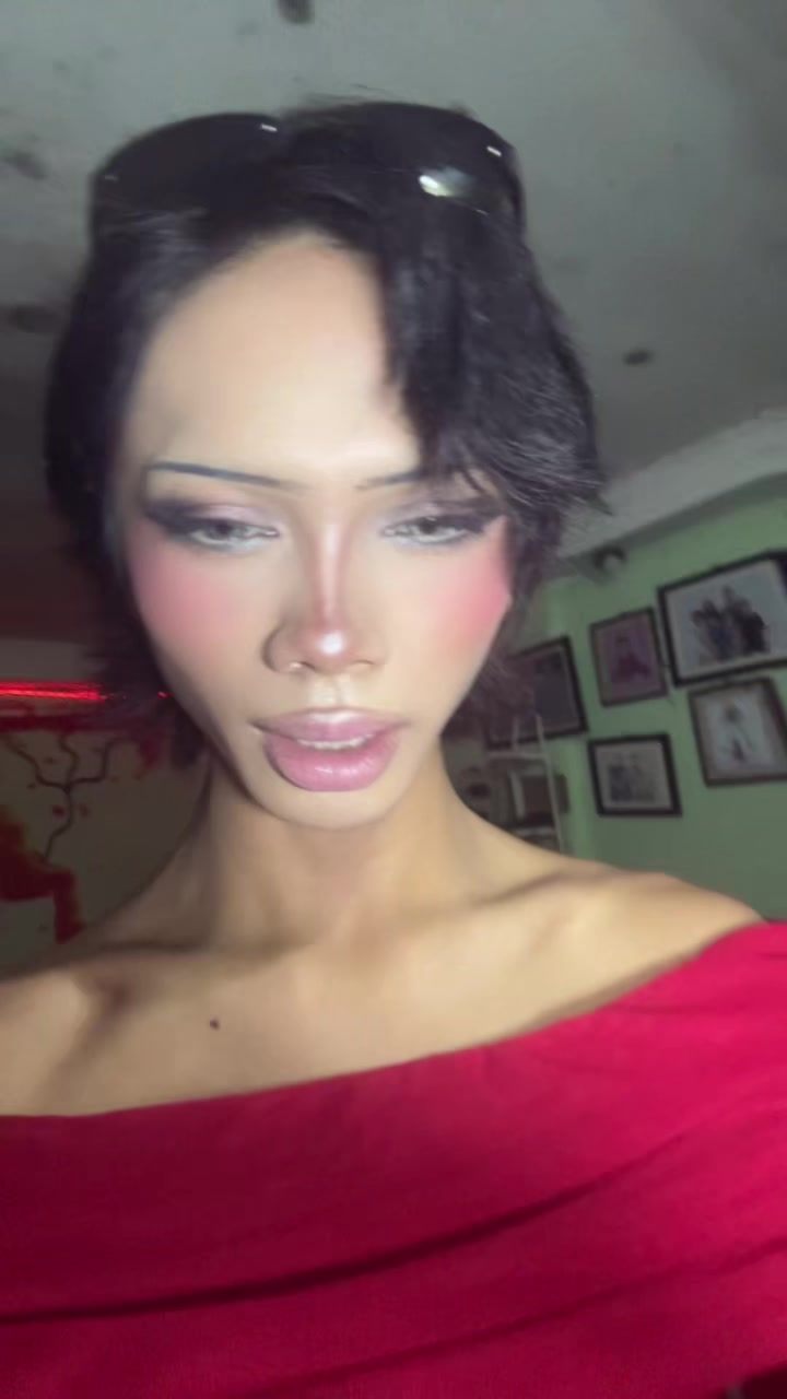 @ur.gurl_zxn