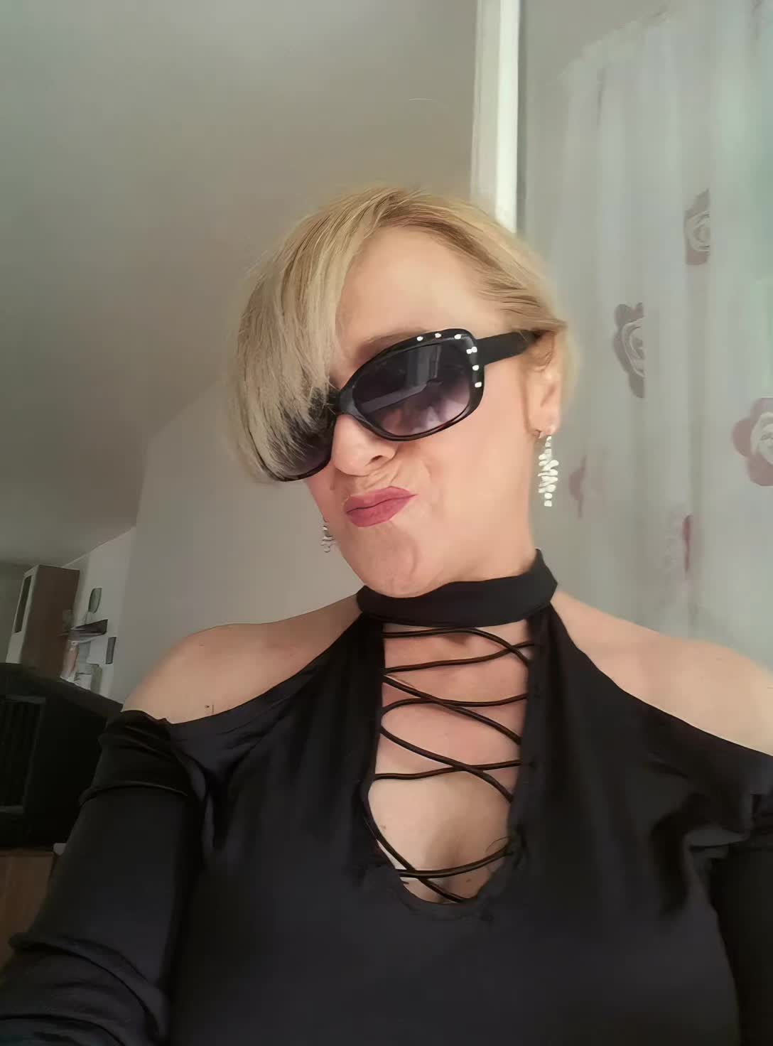 @LadyCri