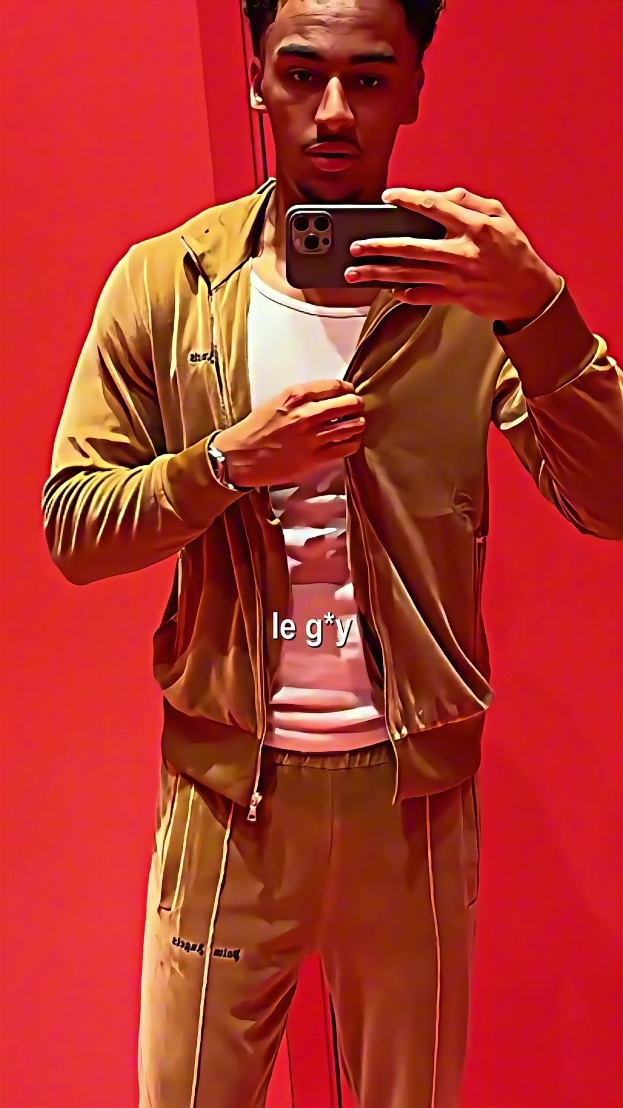 @Kéo