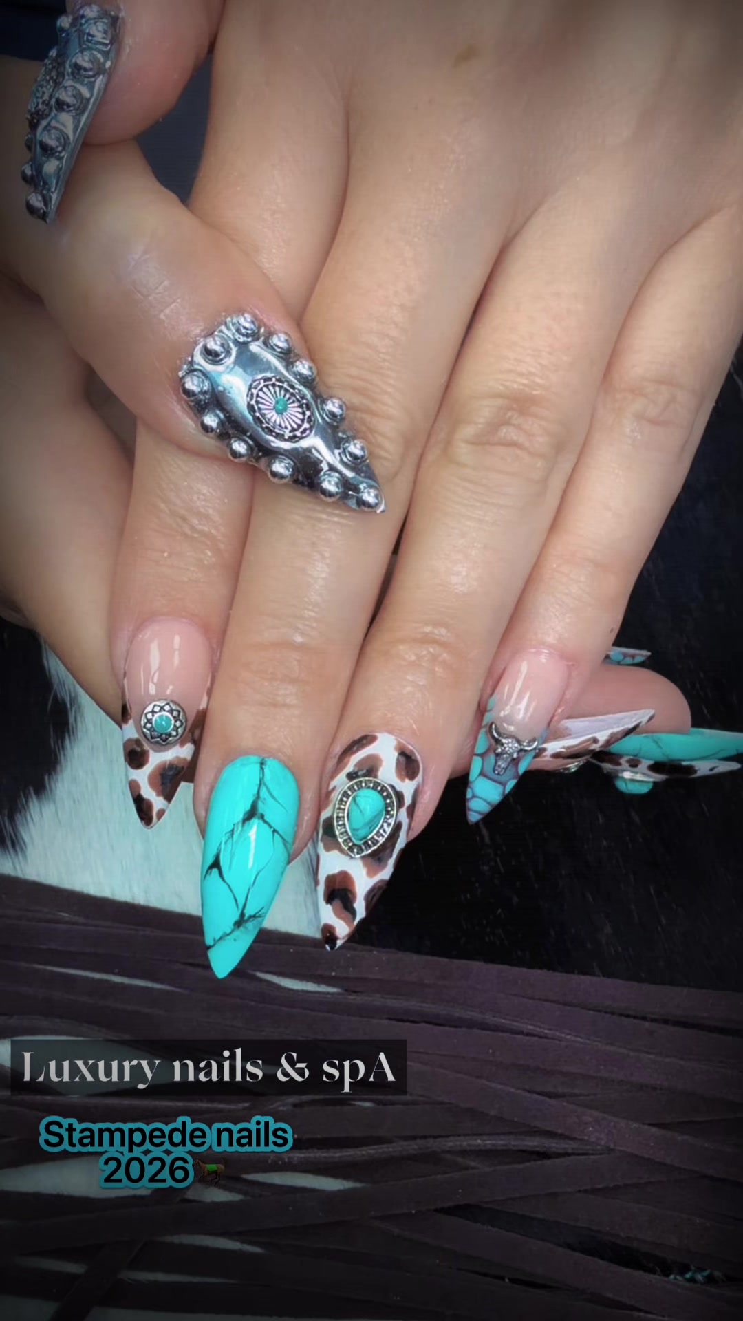 @Luxury Nails & Spa YYC