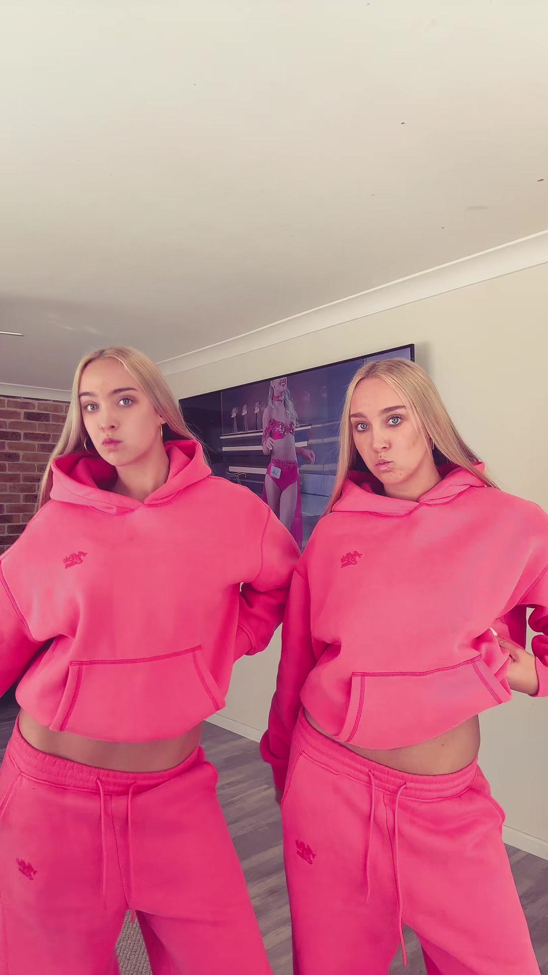 @𝐓𝐰𝐢𝐧𝐬 𝐱