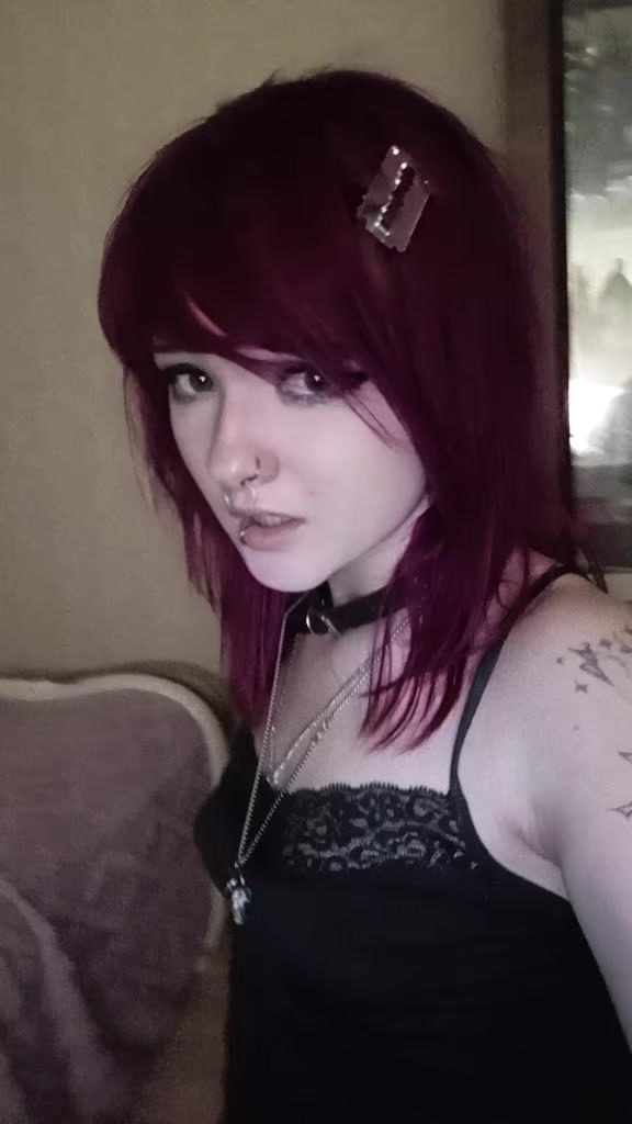 @крапива