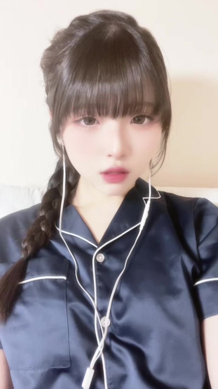 @ゆりな