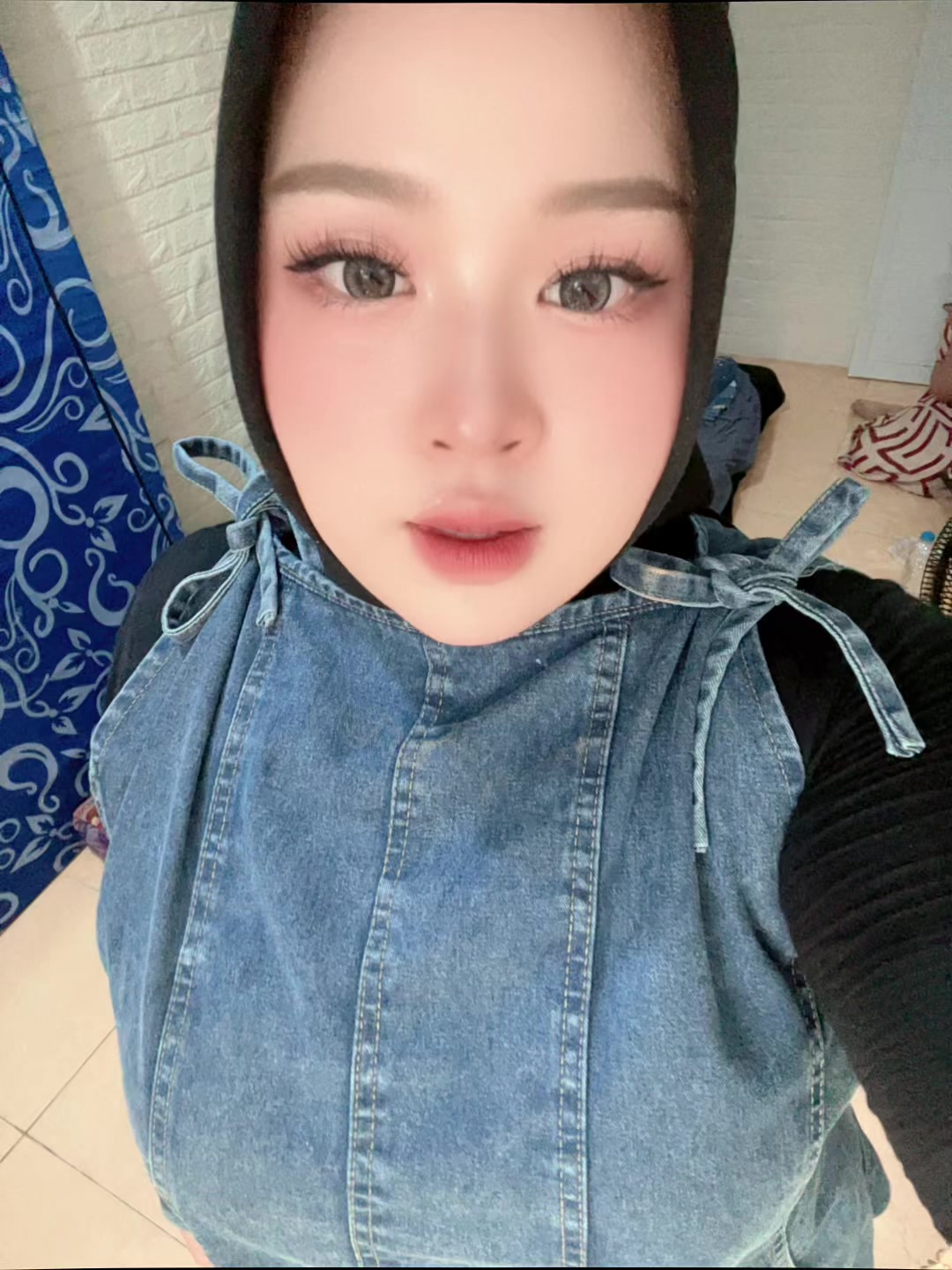 @ayy