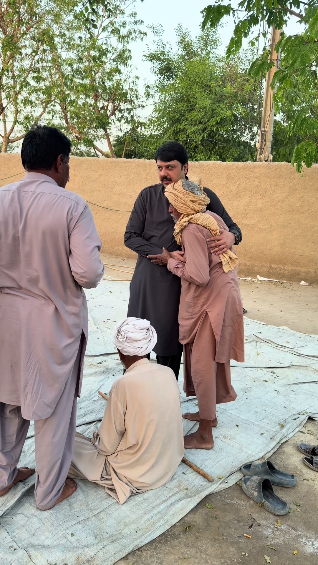 @Hamid raza ali ghallu