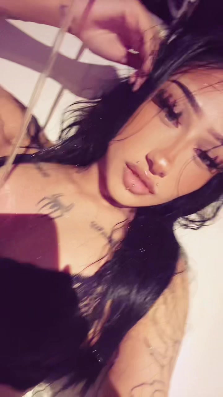@Niy🧛🏾♀️