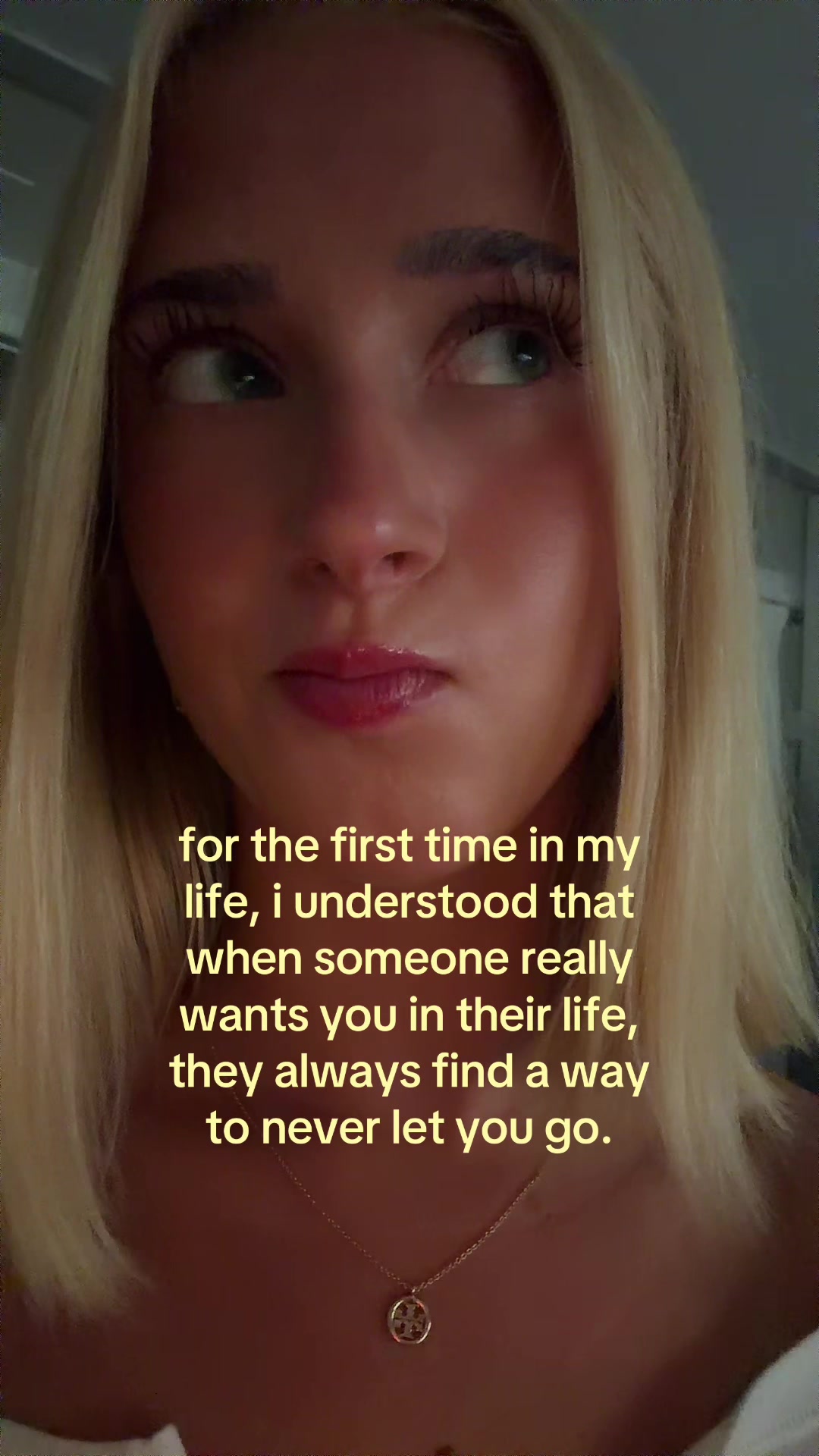 @theelliebarker