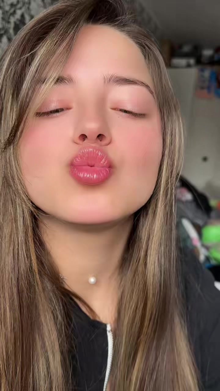 @ruki_na_stolik