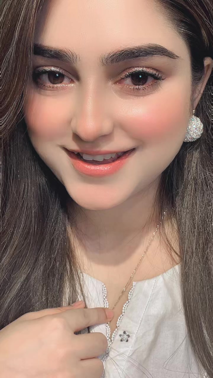 @Naughty_Zahra