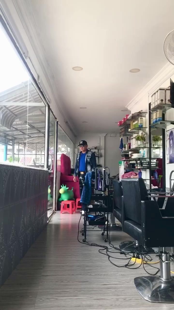 @ឥន្ទ្រីសលំហរវេហារ