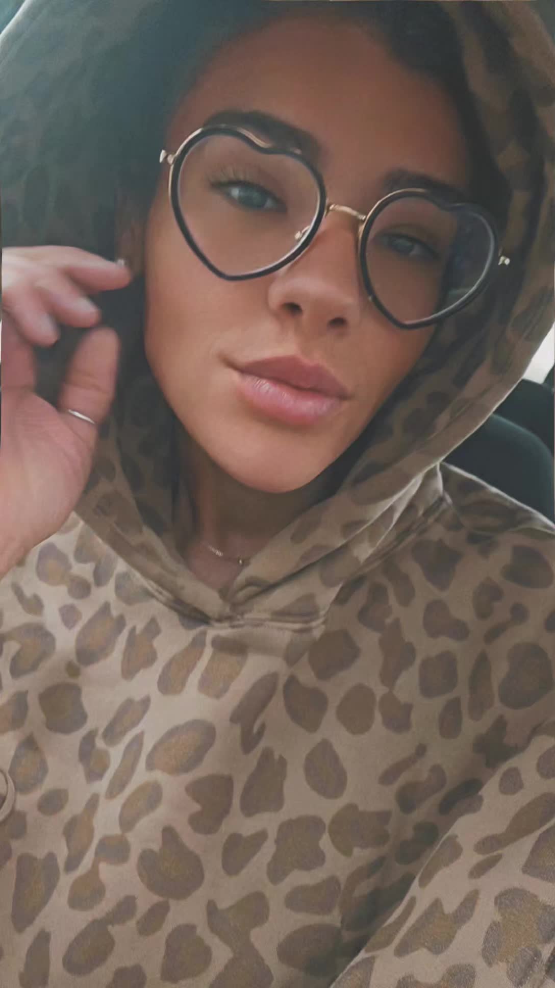 @Ohmykalabee 🐝