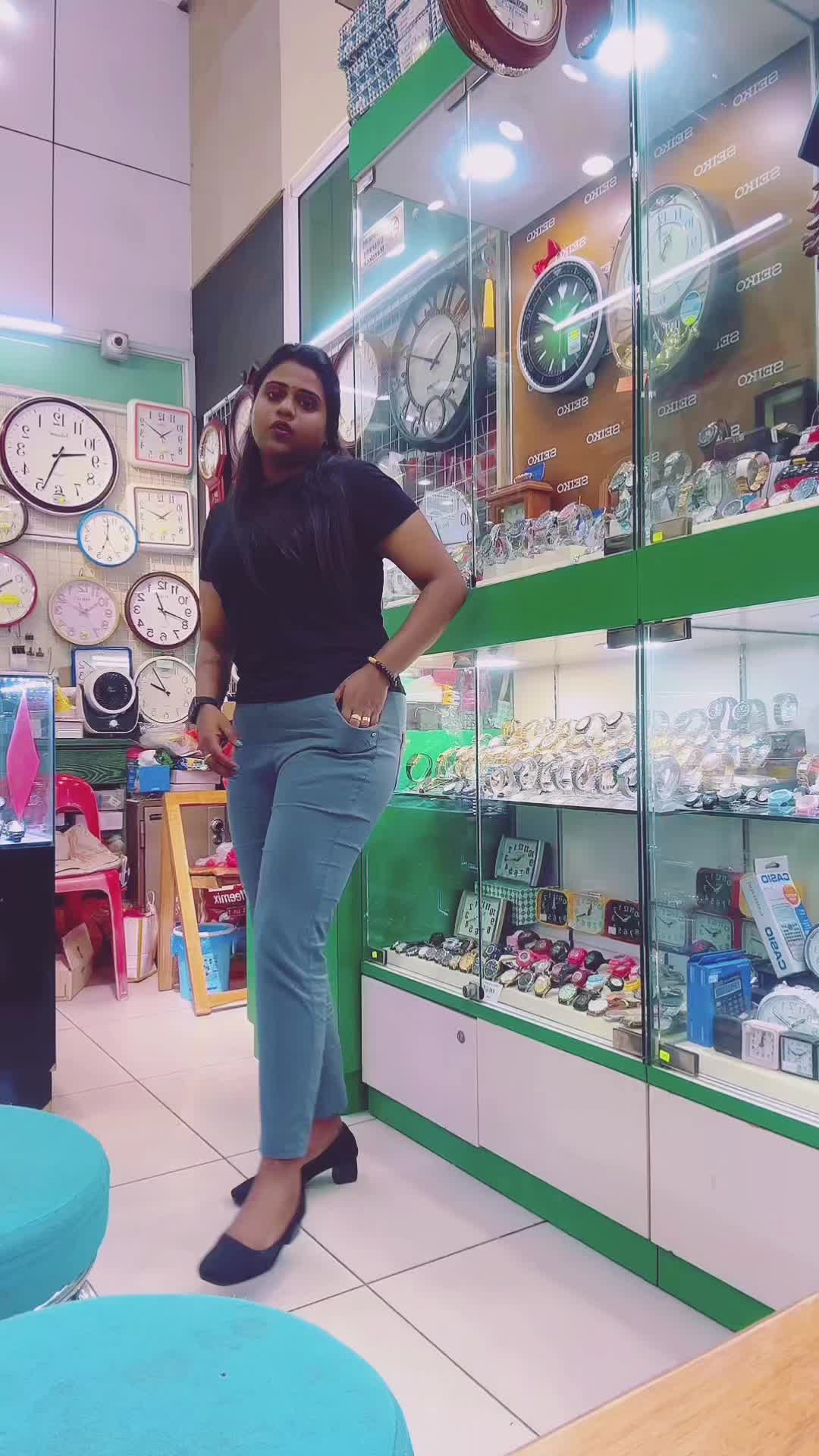@🦍பேரரசி பன்னீர் செல்வம்🖤