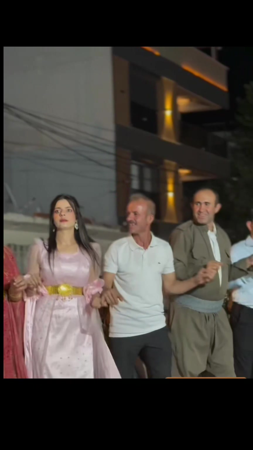@emoş