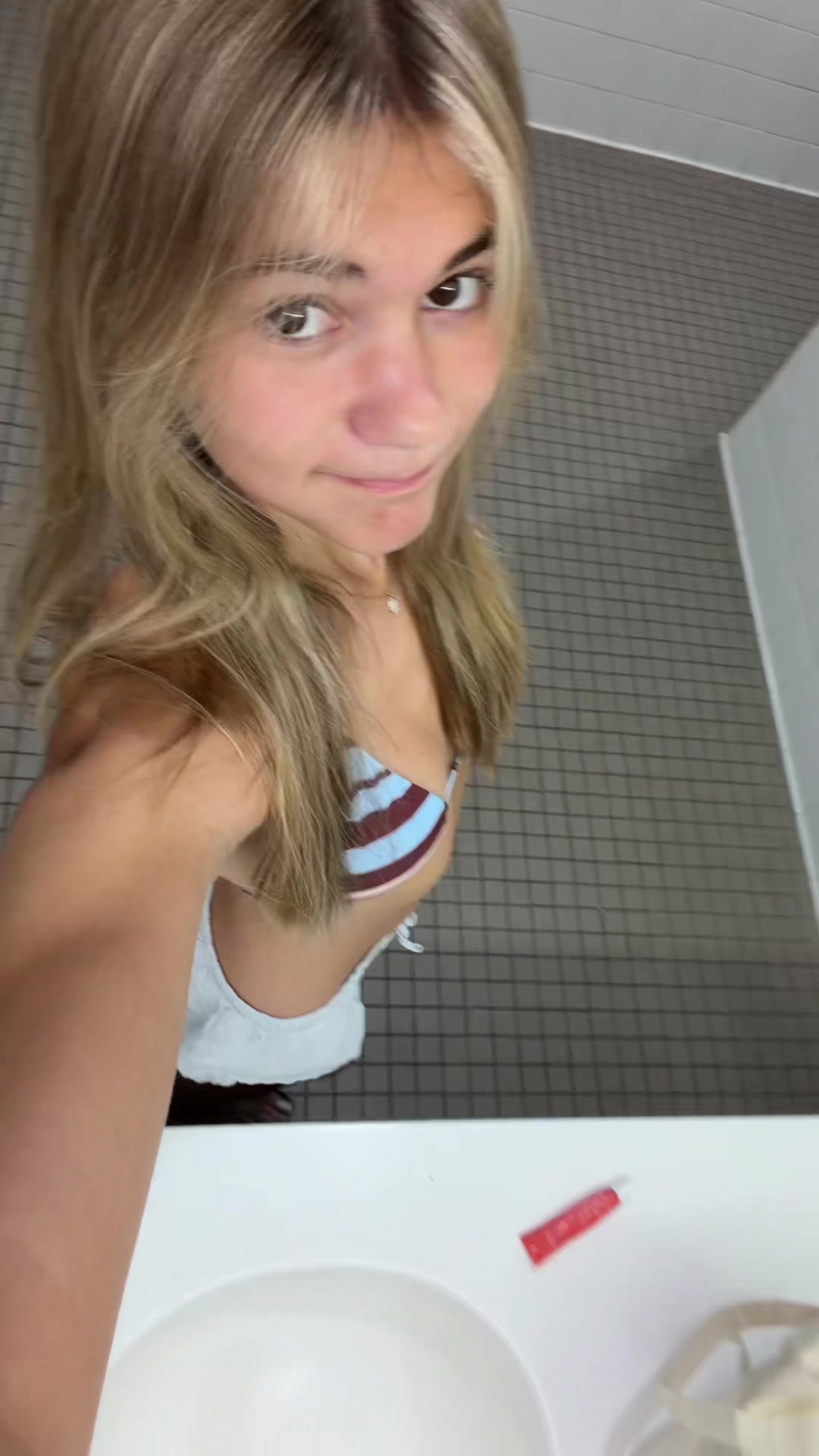 @😻