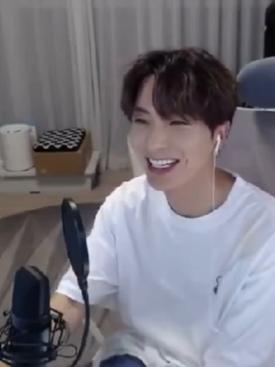 @PR 🍒 - 83z Debut
