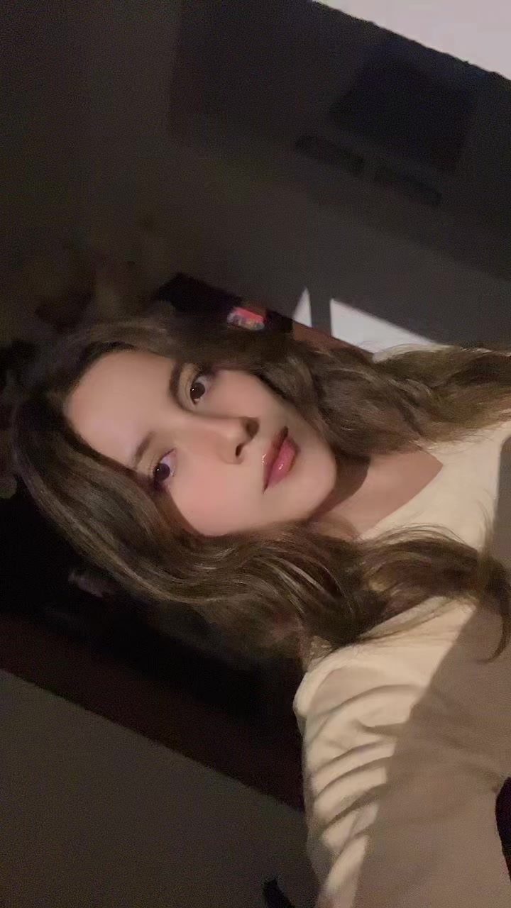 @Claro de luna 🌒
