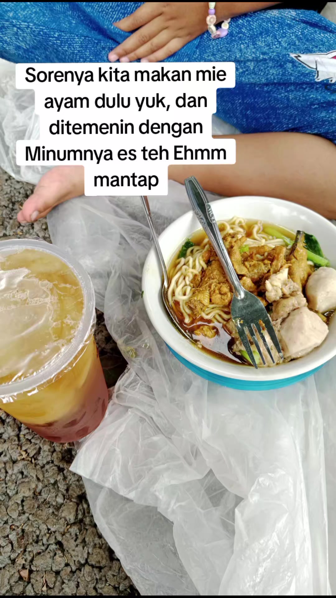 @Debyrieni
