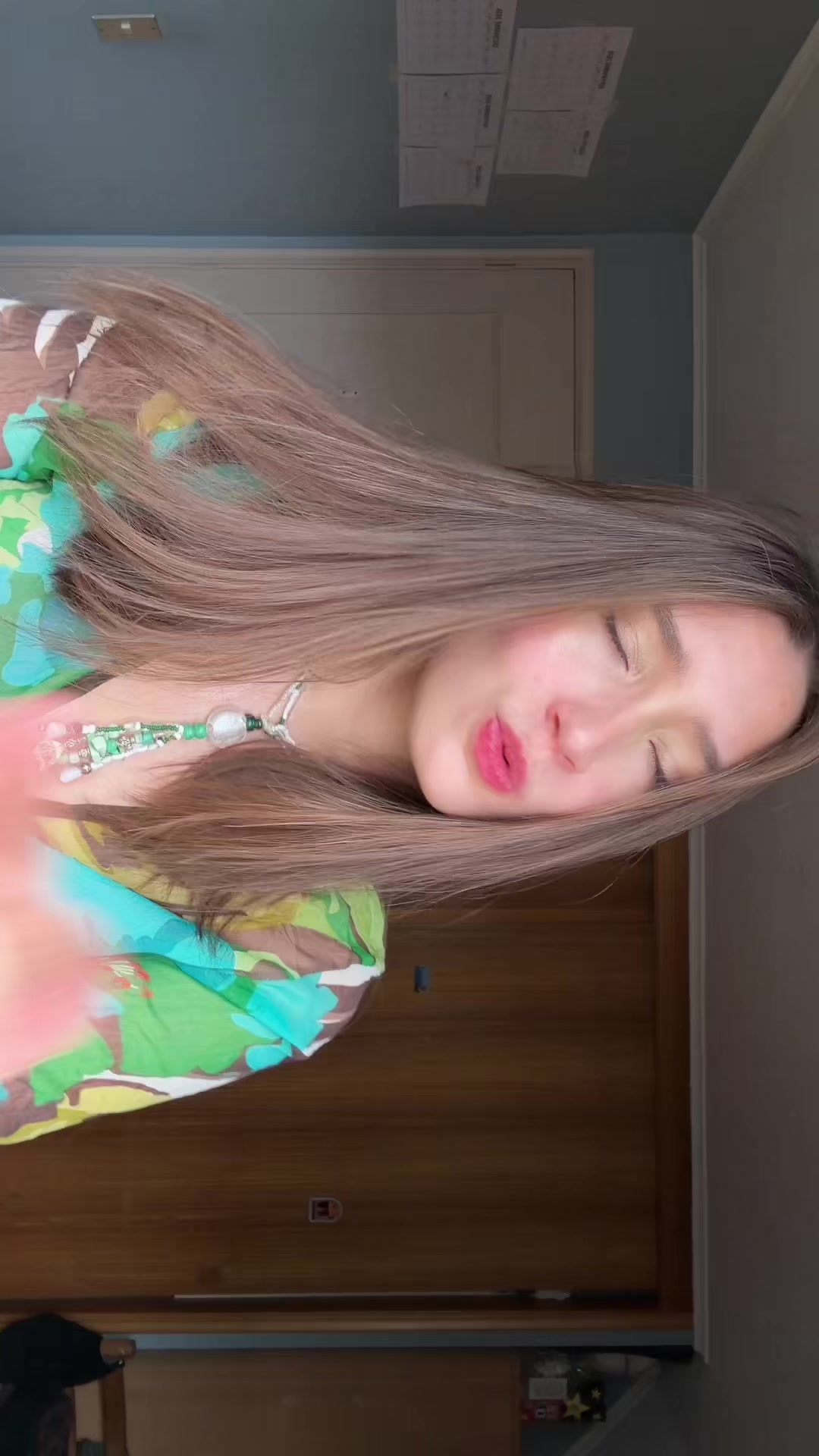 @Aleli_