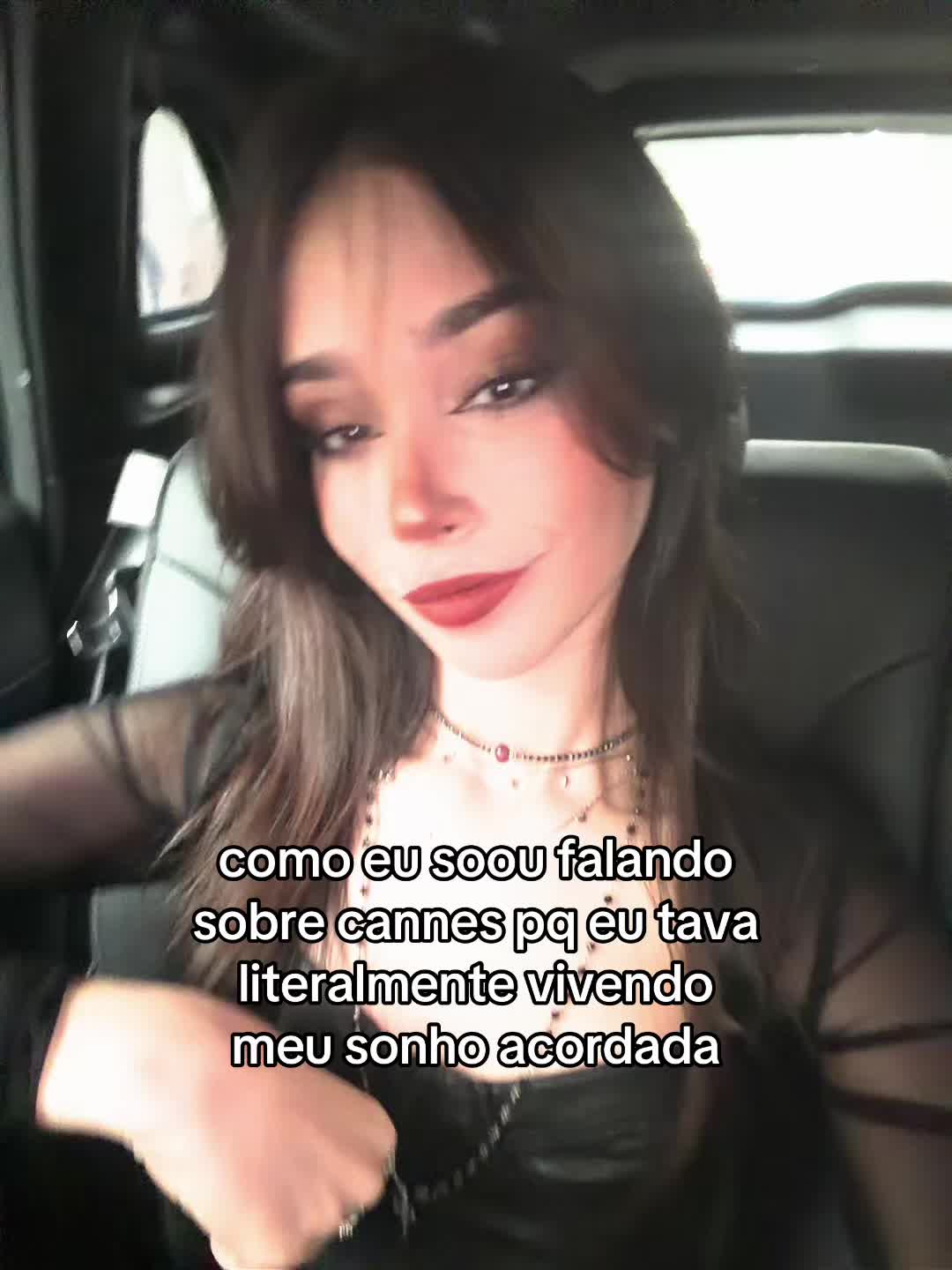 @Cat Dantas