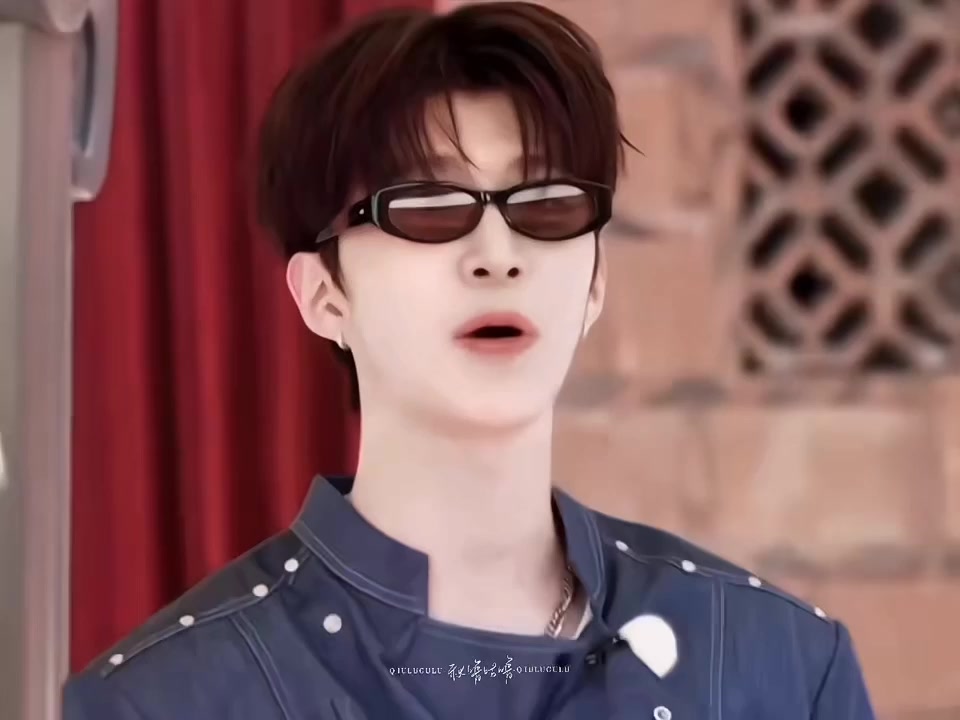 @𝙯𝙝𝙬