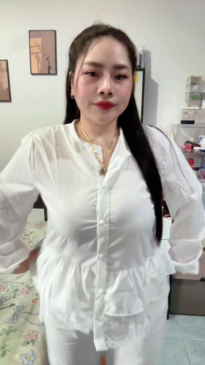 @ปุ้ยเอง สาวอวบที่ชอบแต่งตัวอะ