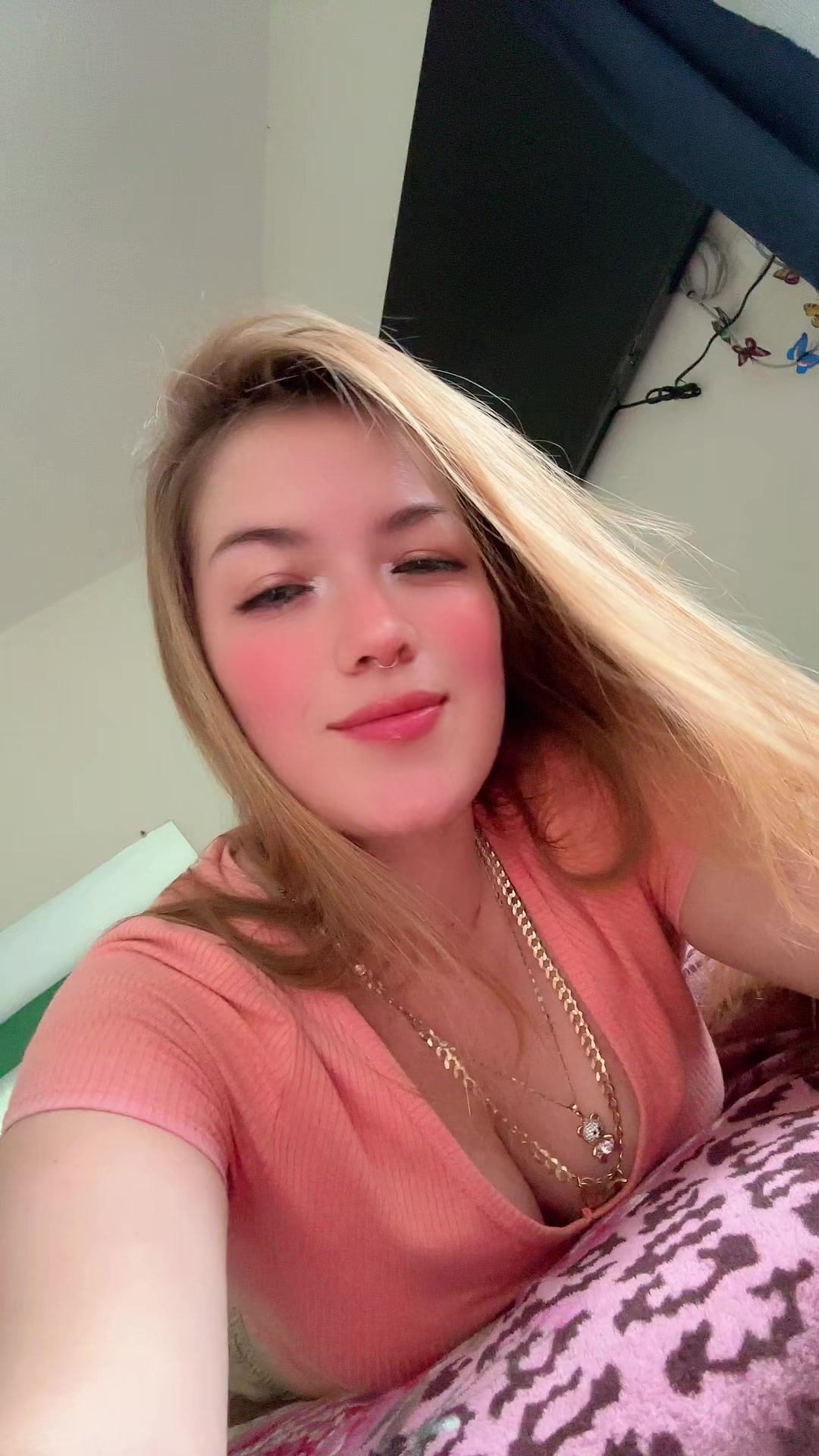@Valloleth