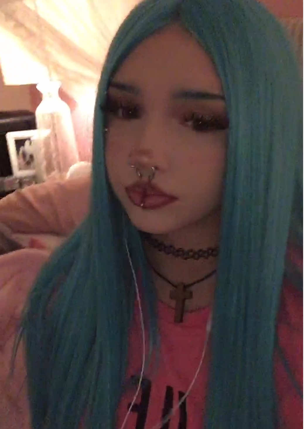 @￶
