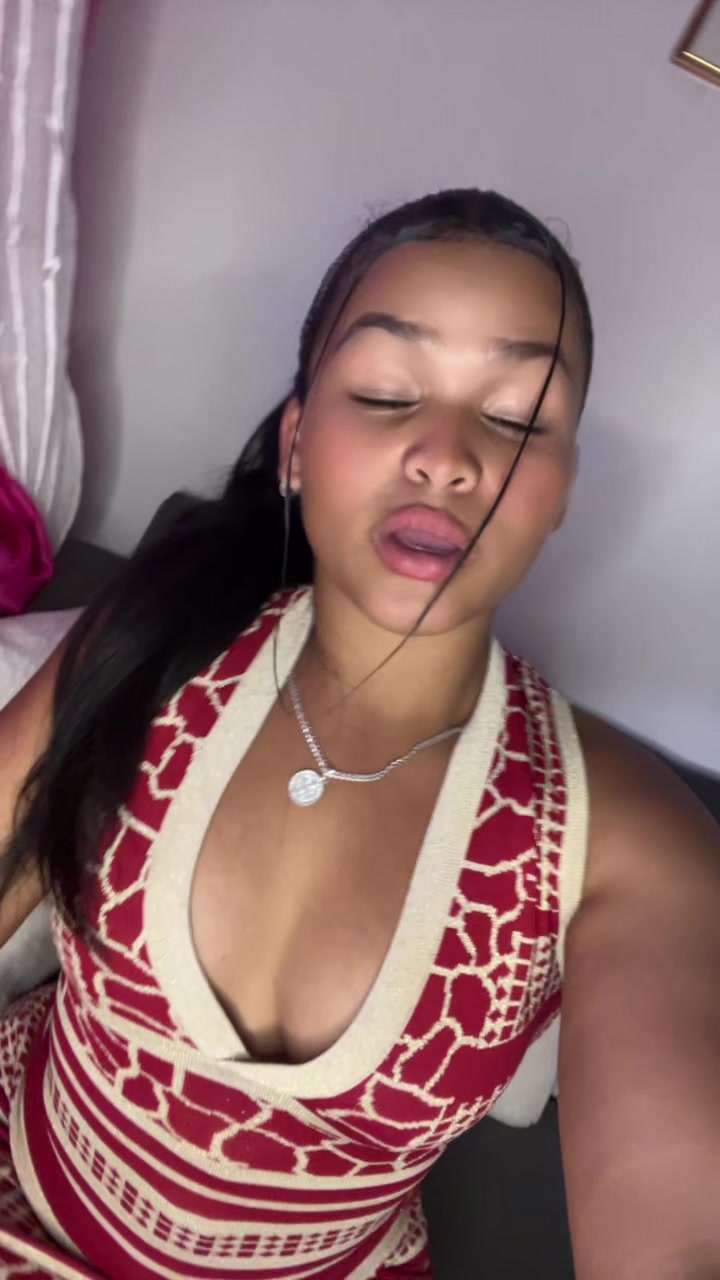 @Lapeque&ntilde;a🦋